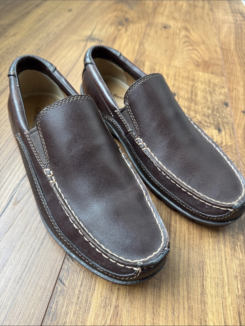 G.H. Bass & Co. men’s slip on shoes, size 9, brown